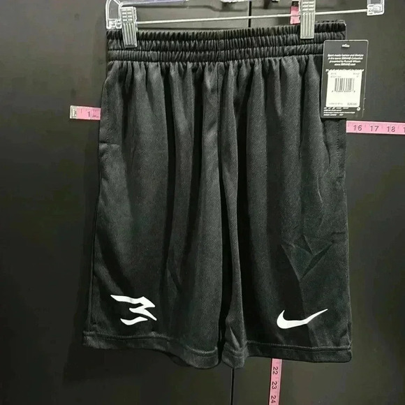 Nike Sports Athletic Iconic 3 Brand logo,elastic waist,hip pockets, shorts - Picture 1 of 11